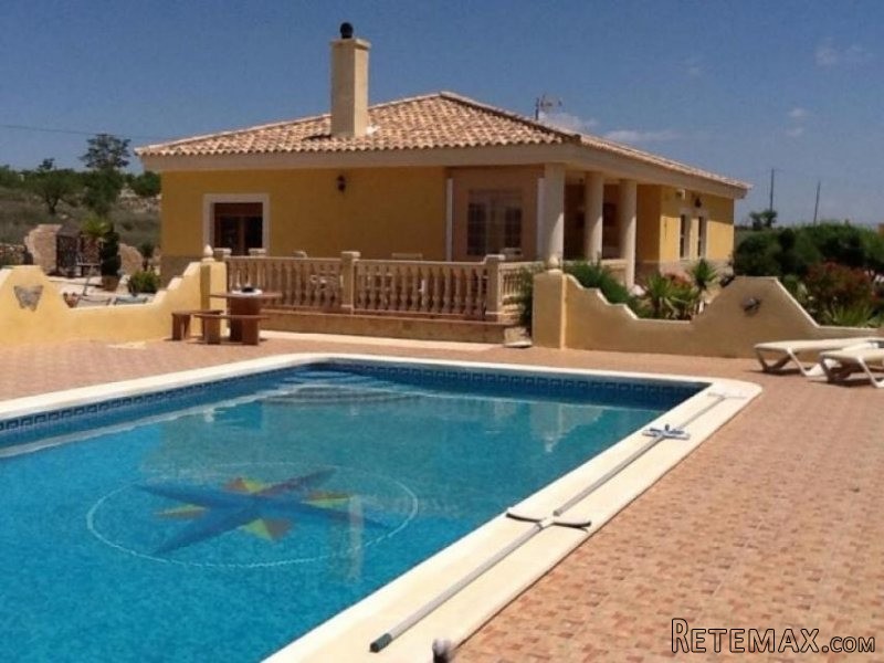 Beautiful Villa With Pool In Pinoso..