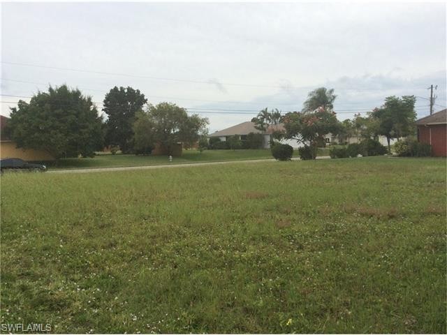 Land For Sale: Cape Coral, Florida