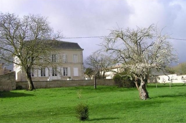 5 bedroom Manor House For Sale: 79230..