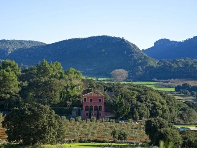 Unique and spectacular manor house in..