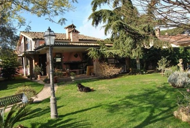 HOUSE DETACHED