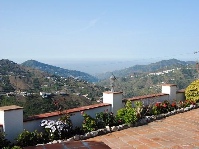 Villa for Sale in Competa, Competa..