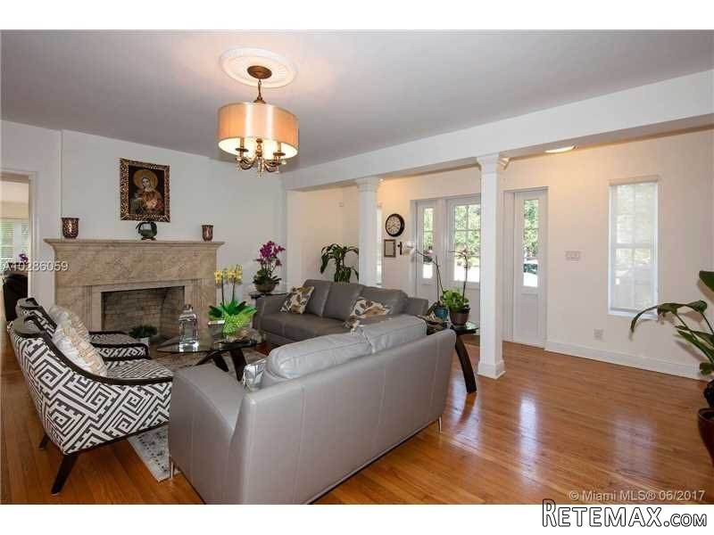 6 bedroom House For Sale: 3420 Segovia.. - 2