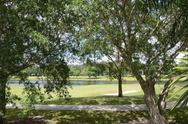3 bedroom Flat For Sale: 2701 Center..