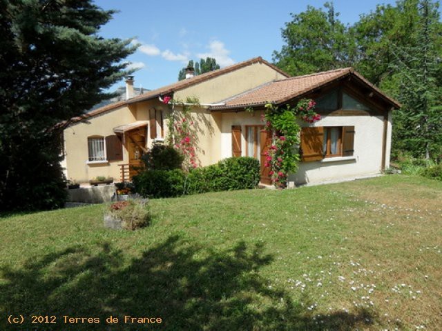 Maison Traditionelle Avec Studio Sur..