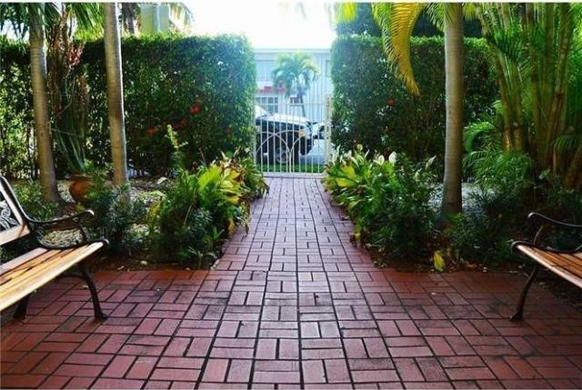 2 bedroom Flat For Sale: 1245 EUCLID AV.. - 2