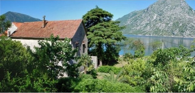 Stone house in Ljuta, Kotor
