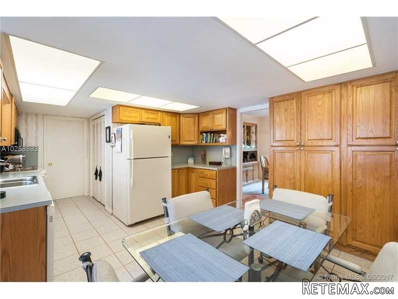 4 bedroom House For Sale: 7825 SW 148th.. - 2