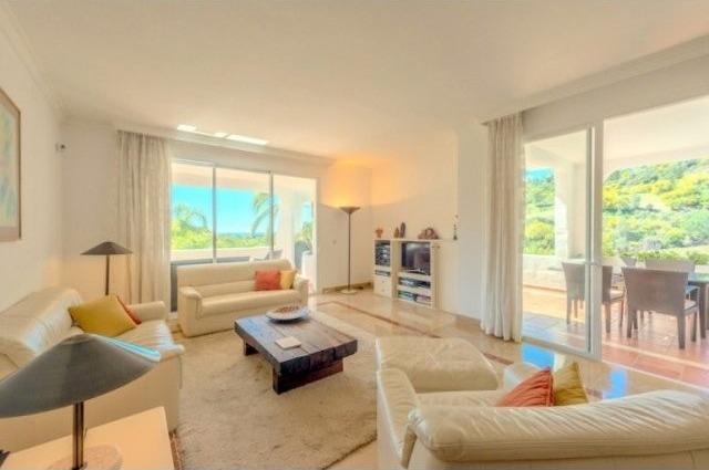 3 Bedroom Ground Floor Corner Unit.. - 2