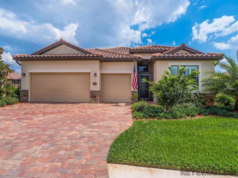 4 bedroom House For Sale: 6455..