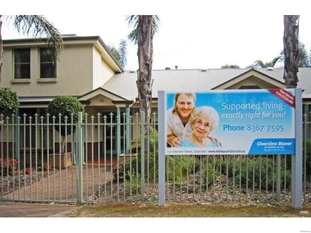 Secure and peaceful garden courtyards.. - 2