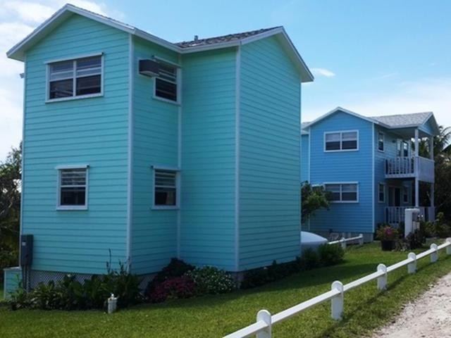 Apartment/townhouse - This is a unique..