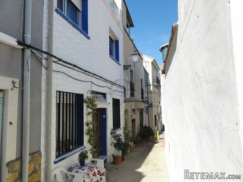 Charming Spanish Style Townhouse In..