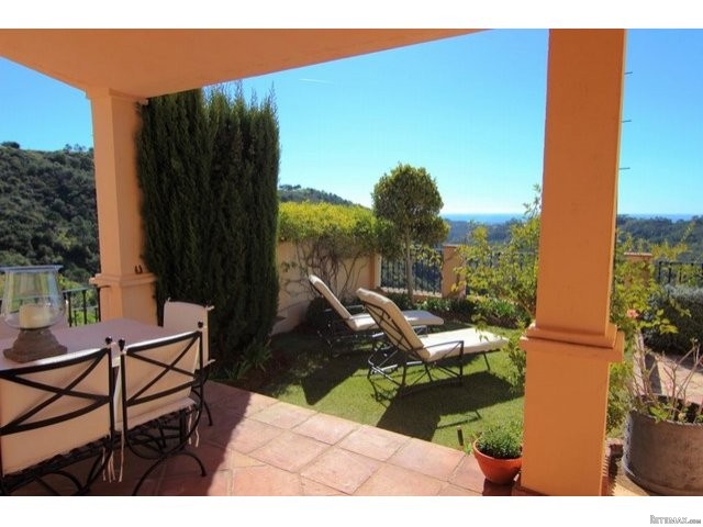 Townhouse for sale in Golf Montemayor.. - 2