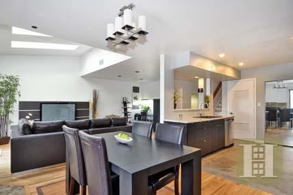 2 bedroom Apartment For Sale: 725..