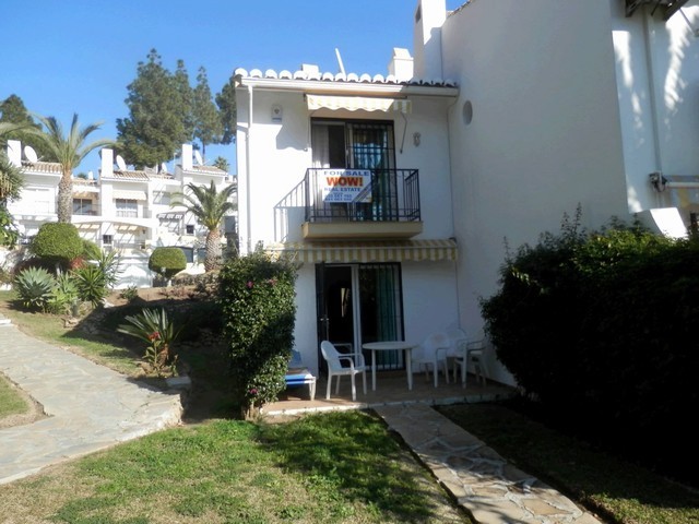 2 Bed Town House for sale in Calahonda