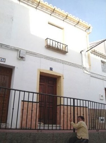 Town House - Townhouse in need of some..