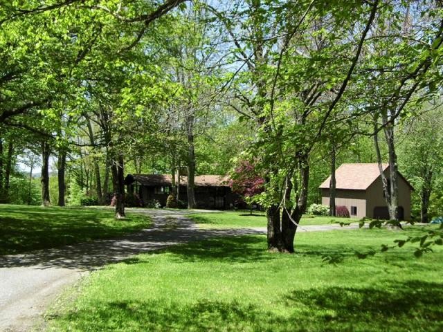 3 bedroom Residence For Sale: Pawling..