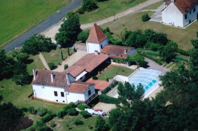 6 bedroom House For Sale: 24700 MONTPON