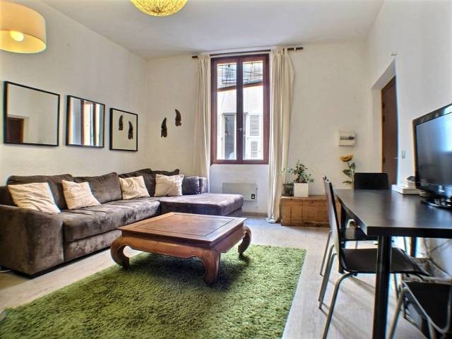 Large Studio in the heart of the old..