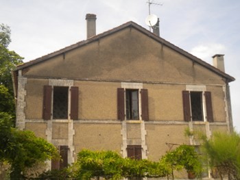 Village House With Garden Of 1694m2 - 2