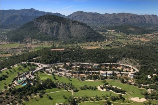 Plots with licence at the golf course.. - 2