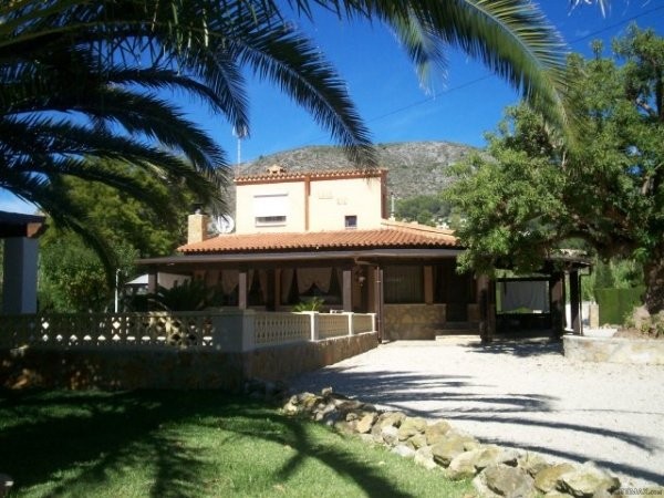 Villa in Alcalali