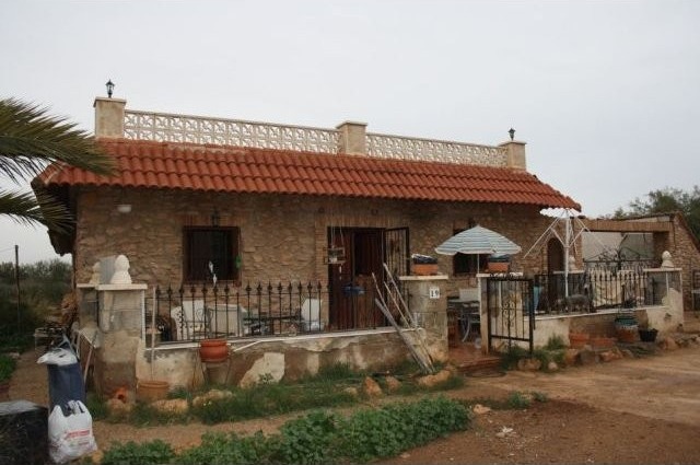 2 BEDROOM FINCA ON A 12,000 M2 PLOT.. - 2