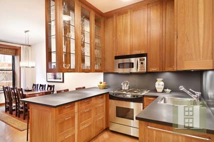 3 bedroom Apartment For Sale: 130 JANE.. - 2