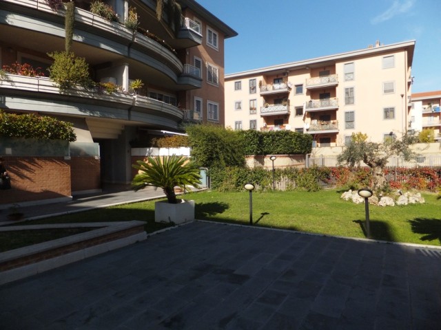 2 Bedrooms - Apartment - For Sale - 2