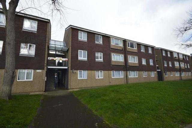 3 bedroom Flat For Rent: Widgeon Close..