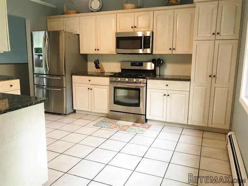 3 bedroom House For Sale: 4 Fun Pl.. - 2