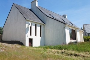 5 Bed Lake Side Property