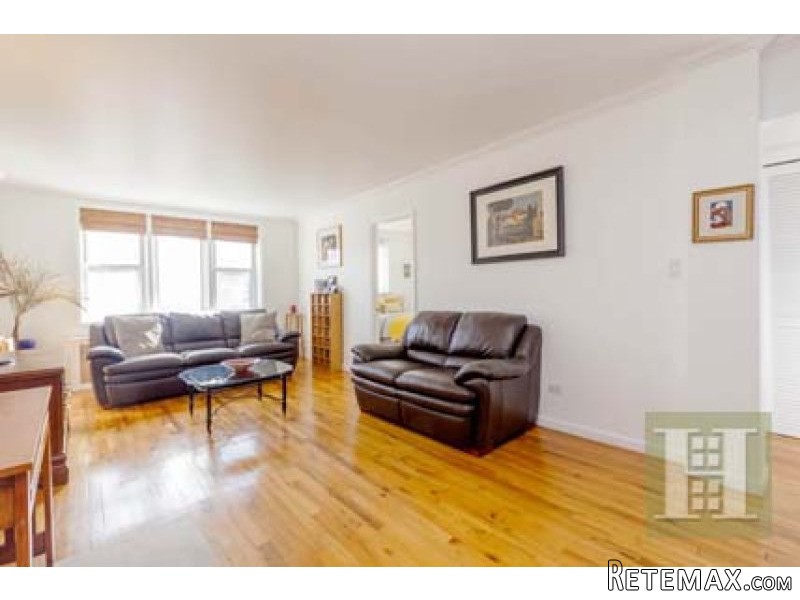2 bedroom Property For Sale: 6601..