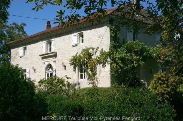 5 bedroom House For Sale: 47300..