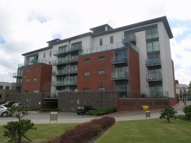 3 bedroom Apartment For Sale: Gosport