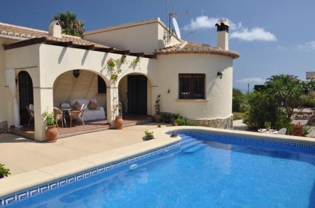 3 Bedrooms - Villa - Alicante - For Sale