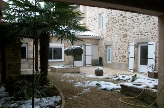 4 bedroom Village House For Sale: 79400..
