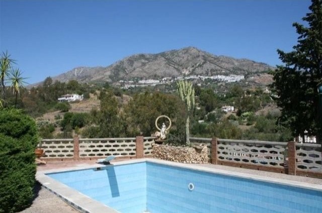 Villa - An older detached villa in.. - 2