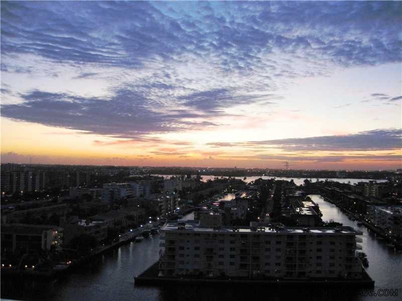 2 bedroom Flat For Sale: 290 174th St #..