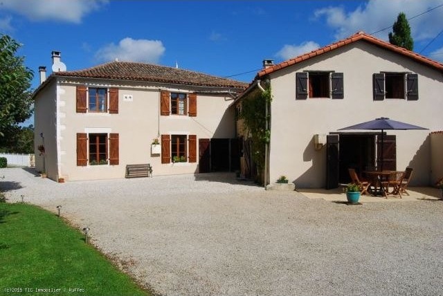 Beautifully renovated 4 bed stone house..