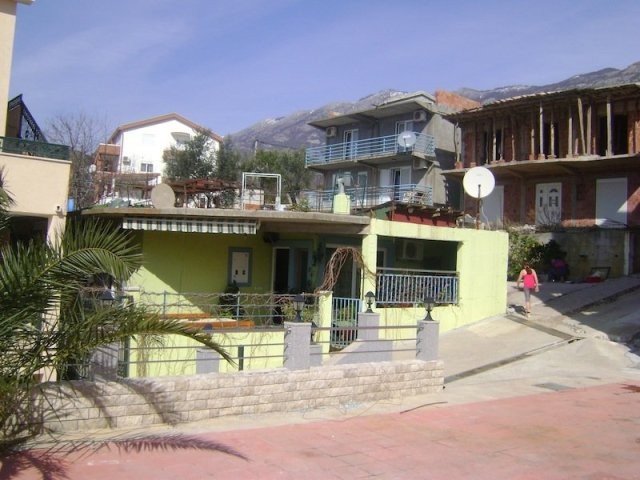 Single floor house in Bečići, Budva