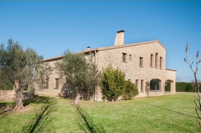 5 bedroom Cottage For Sale: GIRONA..