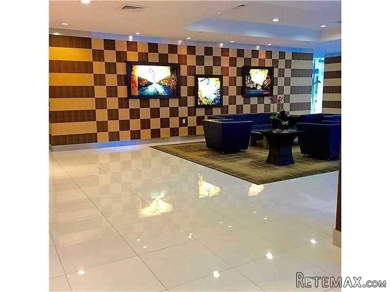 2 bedroom Flat For Sale: 1800 N.. - 2