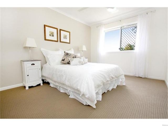 COMFORTABLE, RELAXED, GREAT LOCATION.. - 2