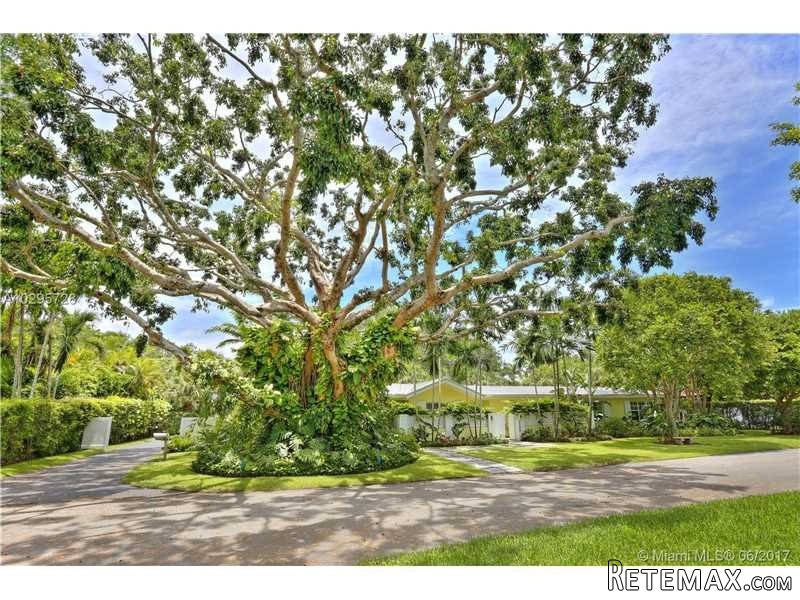 4 bedroom House For Sale: 5845 SW 99 Ter - 2