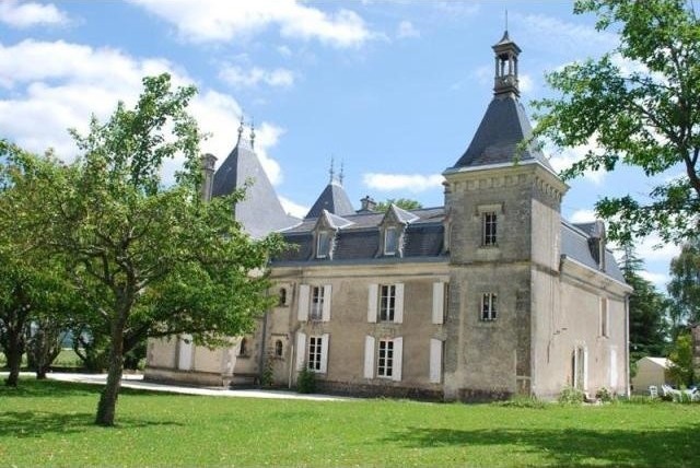 7 bedroom Castle For Sale: 17000..