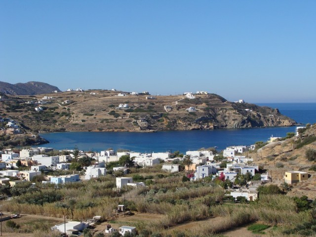 B391 - Syros, land 4698 m2 , 500 m..
