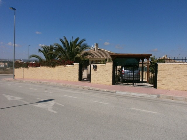 A beautiful 3 Bedroom 2 Bathroom.. - 2