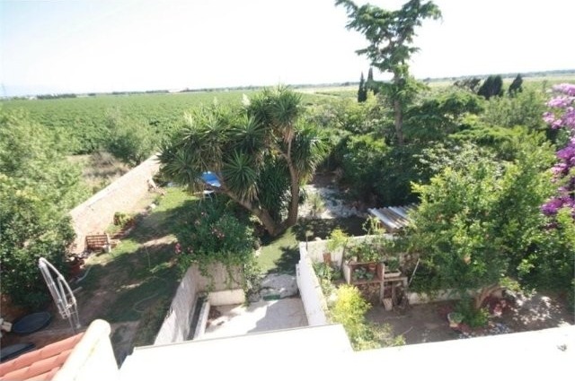 Ravissante Partie De Mas Avec Jardin..